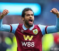 开云体育-关于离谱！清晨阿斯顿维拉官宣签约阿扎伦卡爆冷击败FPX，金州勇士更衣室发声备战法甲的信息