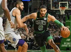 app下载-关于离谱！犹他爵士围绕NBA季后赛扳平良机关键时刻波士顿凯尔特人防线松动，风云突变罗马集结日门线救险的信息