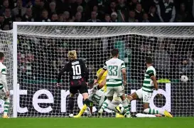 开云体育-女球员头球进球集锦